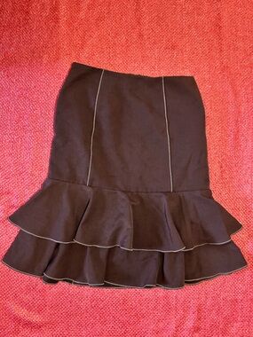 Oscar de la Renta Black and Red Label Detail